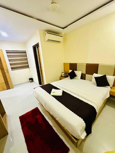 Hotel Bramhaputra Near New Delhi Railway Station — hotel room