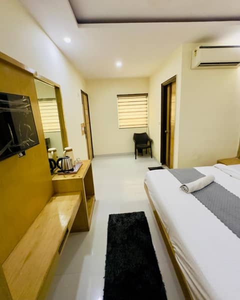 Hotel Bramhaputra Near New Delhi Railway Station — hotel room