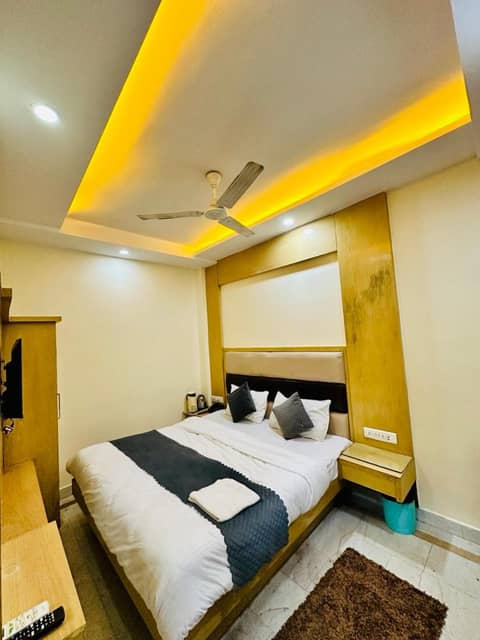 Hotel Bramhaputra Near New Delhi Railway Station — hotel room