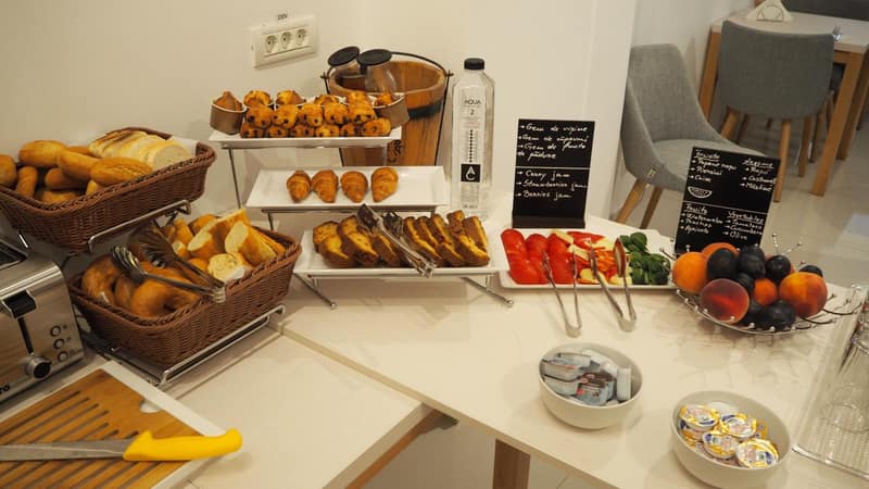 Bucur Accommodation — dining