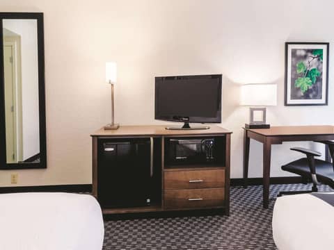 La Quinta Inn & Suites by Wyndham Myrtle Beach - N Kings Hwy — photo 2