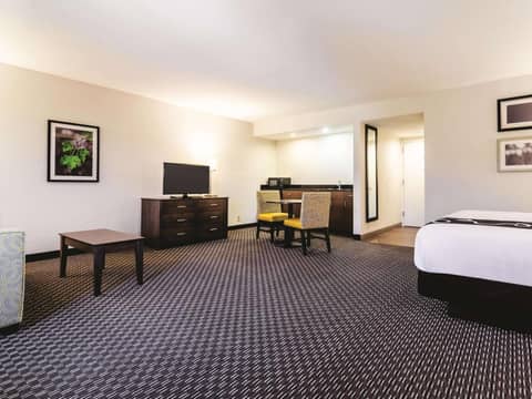 La Quinta Inn & Suites by Wyndham Myrtle Beach - N Kings Hwy — photo 3