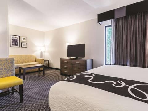 La Quinta Inn & Suites by Wyndham Myrtle Beach - N Kings Hwy — photo 5