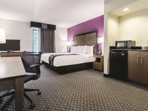 La Quinta Inn & Suites by Wyndham Myrtle Beach - N Kings Hwy — photo 9