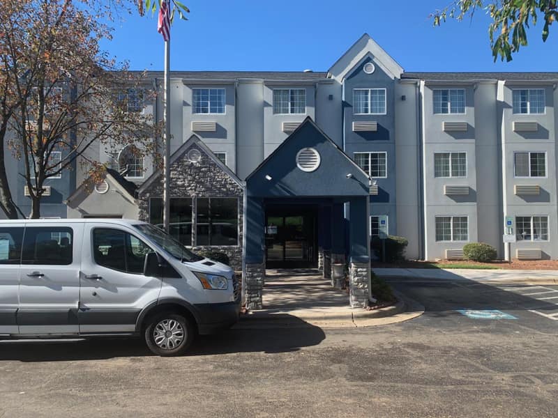 Microtel Inn by Wyndham Charlotte Airport — building