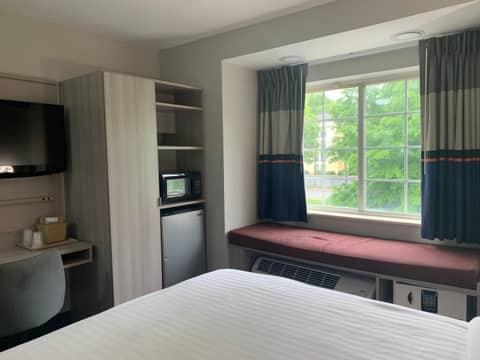 Microtel Inn by Wyndham Charlotte Airport — photo 2