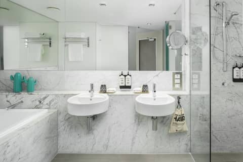 Ovolo Brisbane Fortitude Valley, a Wyndham Hotel — photo 8