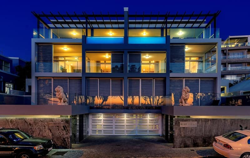 Blue Views Penthouse Beachfront Apartment with Pool — building