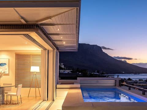 Blue Views Penthouse Beachfront Apartment with Pool — photo 6