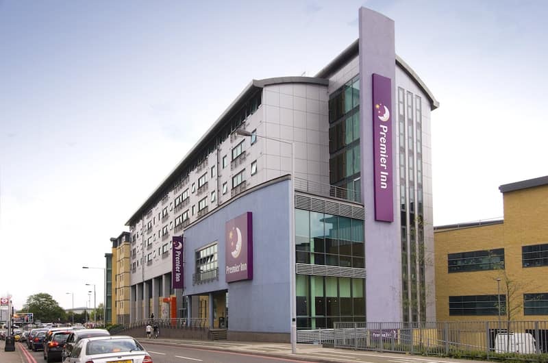 Premier Inn London Wimbledon South — hotel building