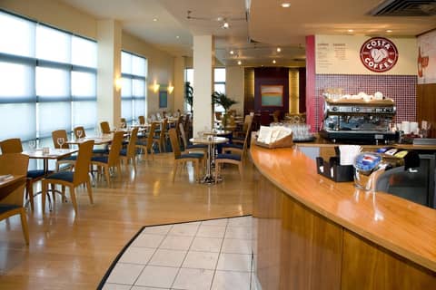 Premier Inn London Wimbledon South — photo 2