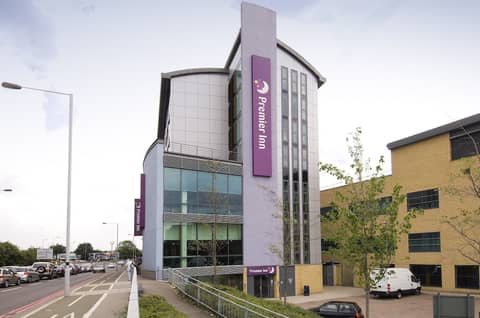 Premier Inn London Wimbledon South — photo 3
