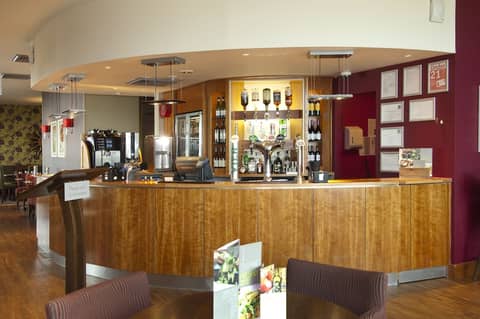 Premier Inn London Wimbledon South — photo 7