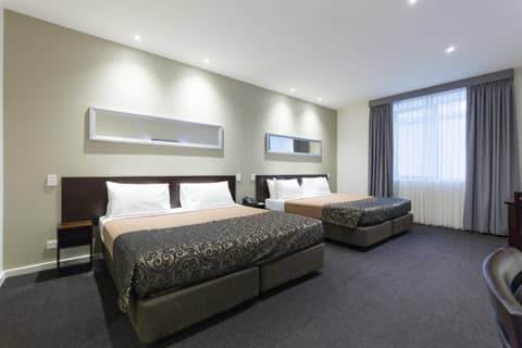 Great Southern Hotel Melbourne — hotel room