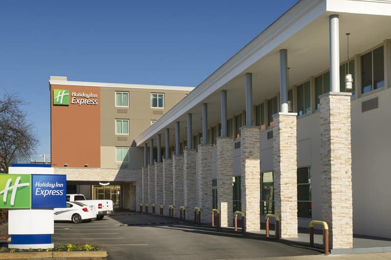 Holiday Inn Express Baltimore at the Stadiums by IHG — building