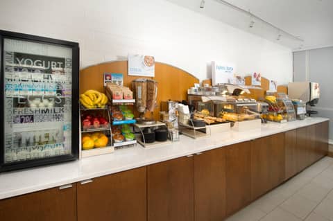 Holiday Inn Express Baltimore at the Stadiums by IHG — photo 2