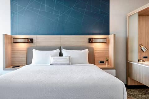 SpringHill Suites by Marriott Jacksonville Baymeadows — hotel room
