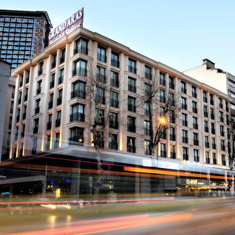 Grand Aras Hotel & Suites — building