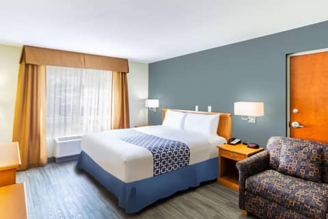 Econo Lodge Inn & Suites Calgary - University — photo 2