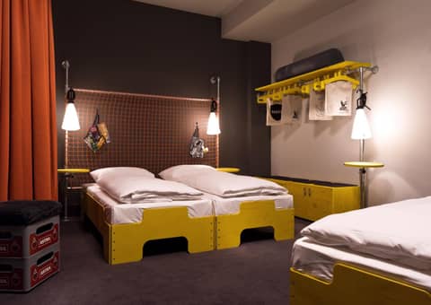 Superbude Hamburg St Pauli — hotel room
