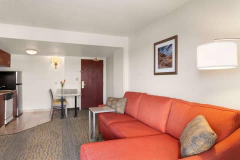 Hampton Inn & Suites Denver-Cherry Creek — photo 6
