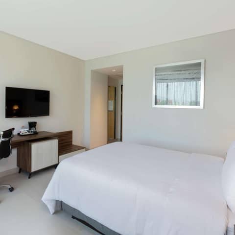 Fiesta Inn Express Cancún Cumbres — photo 2