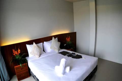 Choophorn House — hotel room