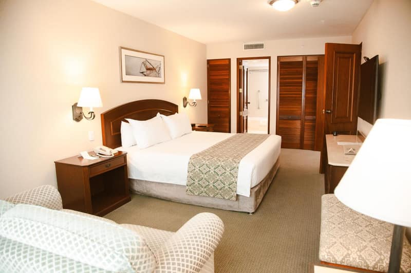 Los Tallanes Hotel & Suites — photo 1