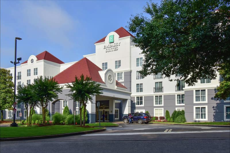 Embassy Suites by Hilton Atlanta Airport — building