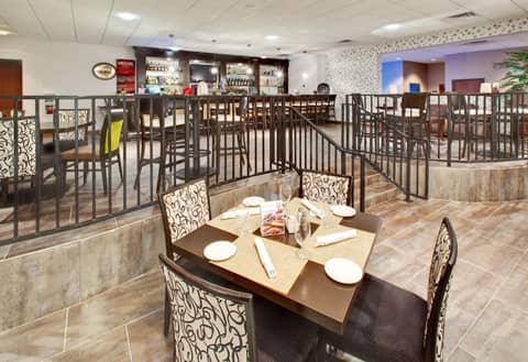 Crowne Plaza Milwaukee Airport by IHG — photo 3