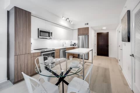 Global Luxury Suites at Capitol Hill — photo 7