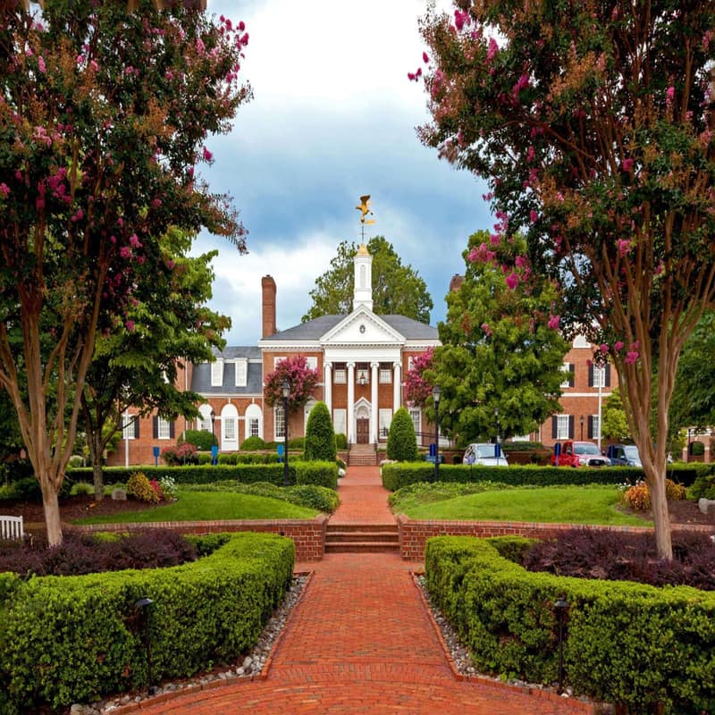 Virginia Crossings Hotel, Tapestry Collection by Hilton — building
