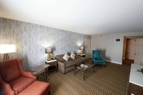 Virginia Crossings Hotel, Tapestry Collection by Hilton — photo 3
