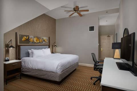 Virginia Crossings Hotel, Tapestry Collection by Hilton — photo 4