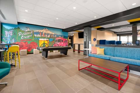 Tru By Hilton Portland Airport, Or — photo 7