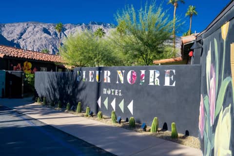 Fleur Noire Hotel - 21 and Over — photo 3