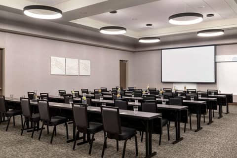 Home2 Suites By Hilton Denver Downtown Convention Center — photo 4