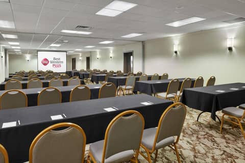 Best Western Plus Milwaukee Airport Hotel & Conference Center — photo 3