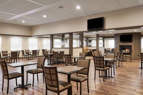 Best Western Plus Milwaukee Airport Hotel & Conference Center — photo 5