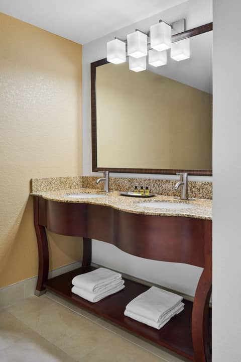 Best Western Plus Milwaukee Airport Hotel & Conference Center — photo 6
