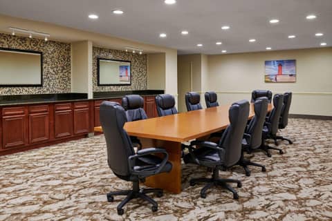 Best Western Plus Milwaukee Airport Hotel & Conference Center — photo 8