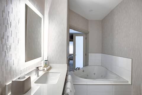 Holiday Inn Express Airport Calgary by IHG — photo 7