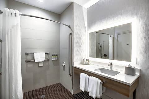Holiday Inn Express Airport Calgary by IHG — photo 8
