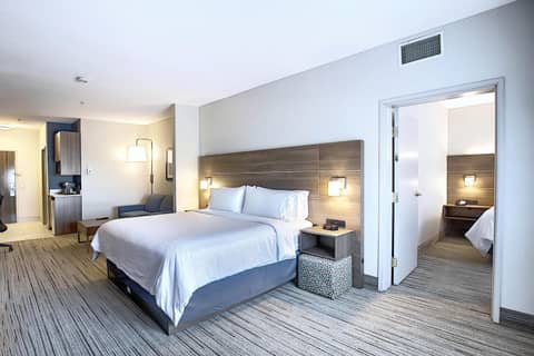Holiday Inn Express Airport Calgary by IHG — photo 9