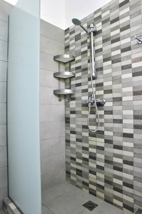 Roseberry Studios — bathroom
