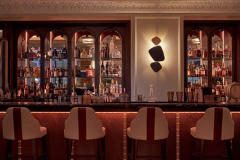 100 Queen's Gate Hotel London Kensington Curio Collection by Hilton — bar