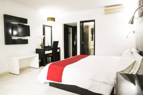 Hotel Expo Plaza Business and Family Guadalajara — hotel room
