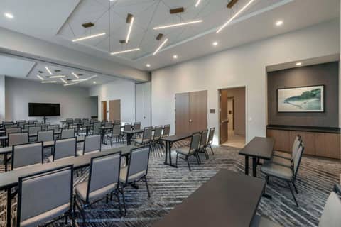 Embassy Suites By Hilton Asheville Downtown — photo 2
