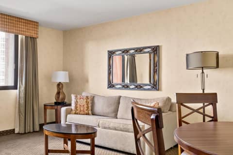 The Carriage House — hotel room