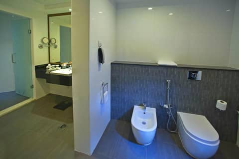Ramada Abu Dhabi Corniche — photo 3